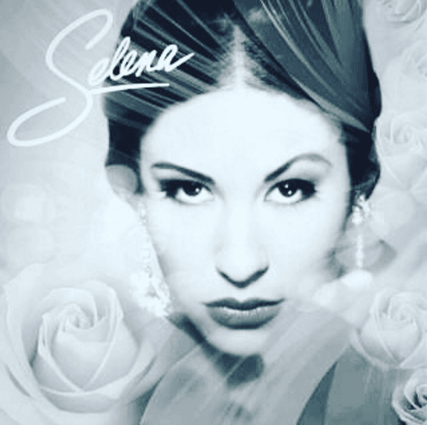 Además, Selena tuvo una pequeña participación en la telenovela mexicana "Dos mujeres un camino".