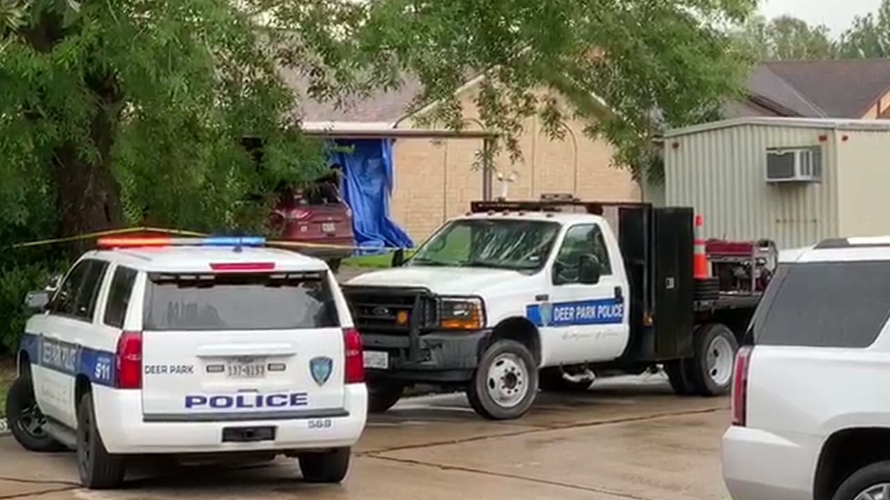 Policía investiga la muerte de tres niños y un adulto en una vivienda de Deer Park, al sureste de Houston