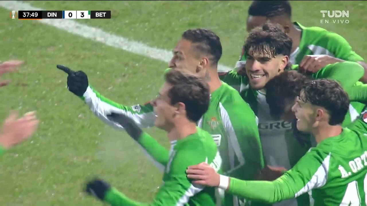 ¡APROVECHA EL REGALO! Antony marca el 0-3 del Betis tras un error del Dinamo Zagreb