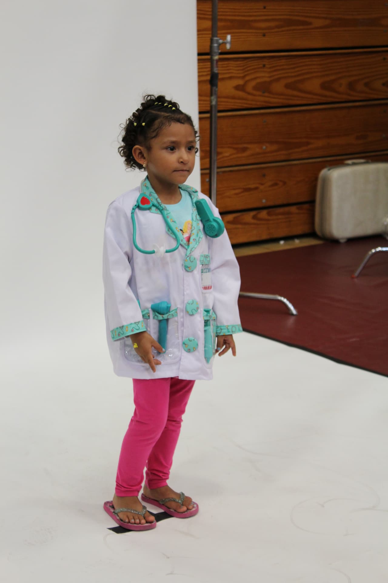 Niñas y niños del sur de California tomaron parte en el jardín de lectura, la zona de visualización y recibieron libros gratuitos en la Feria de Educación.