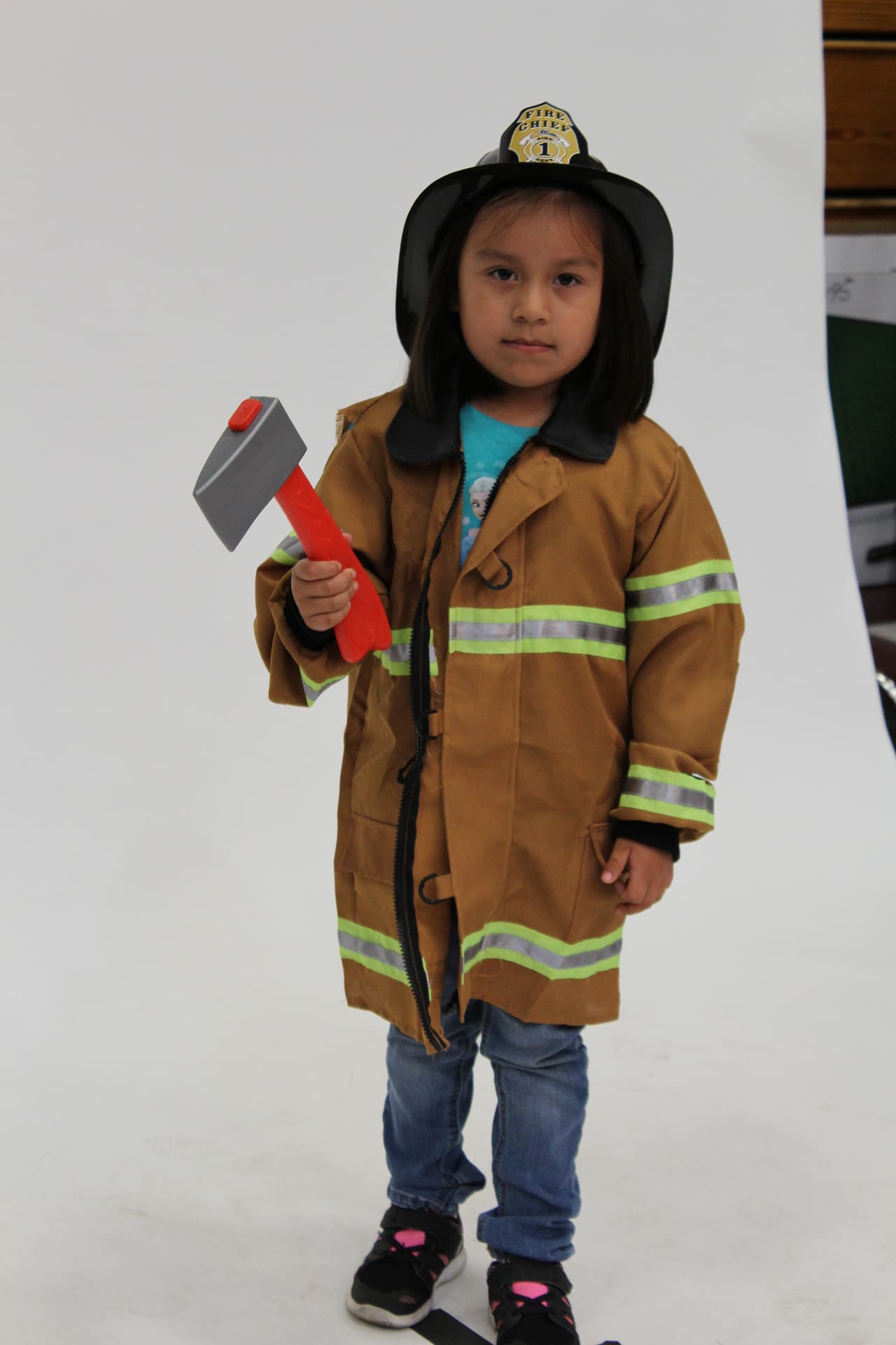 Niñas y niños del sur de California tomaron parte en el jardín de lectura, la zona de visualización y recibieron libros gratuitos en la Feria de Educación.