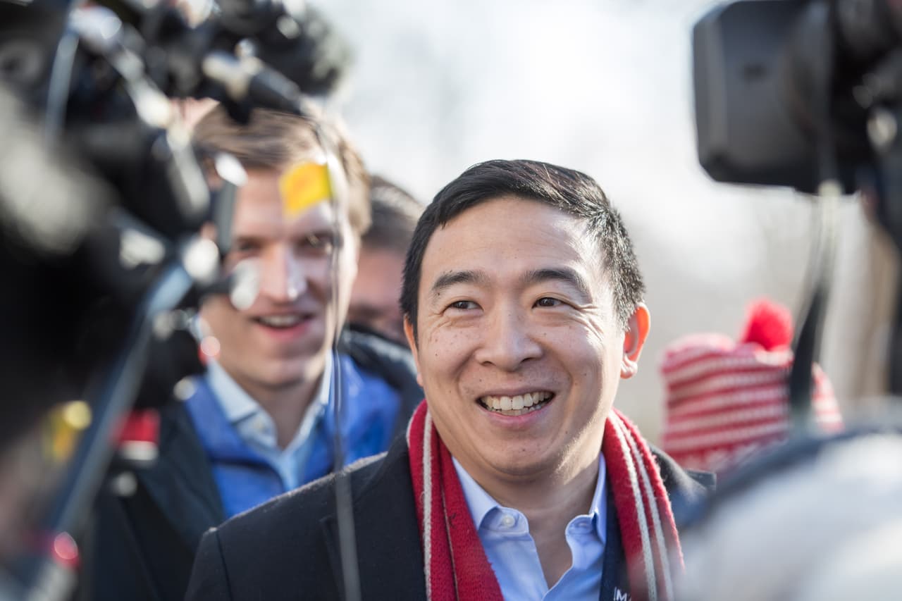 El excandidato demócrata Andrew Yang dará ayuda financiera a familias trabajadoras en El Bronx