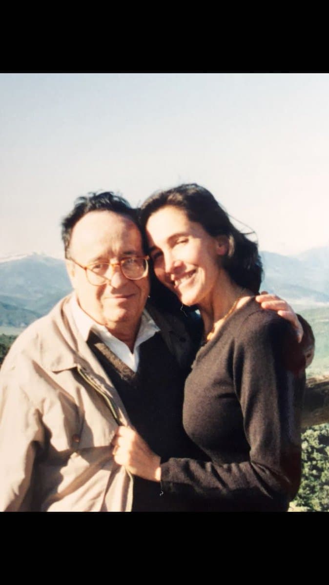 La pareja contrajo matrimonio el 19 de noviembre de 2004. "Hay un tiempo para sembrar y otro para cosechar. Un tiempo para reír y otro para llorar. Pero siempre, siempre, es tiempo para amar", compartió la artista junto a esta imagen, en septiembre pasado.