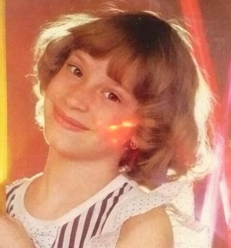 <b>Ginny Hoffman</b> fue una de las más grandes estrellas infantiles de los años 80 en México, y es que su aparición en 'Chiquilladas' robó millones de corazones. Pero mientras fue creciendo el trabajo se fue dificultando para ella, pues no había muchos productores que apostaran por su trabajo.