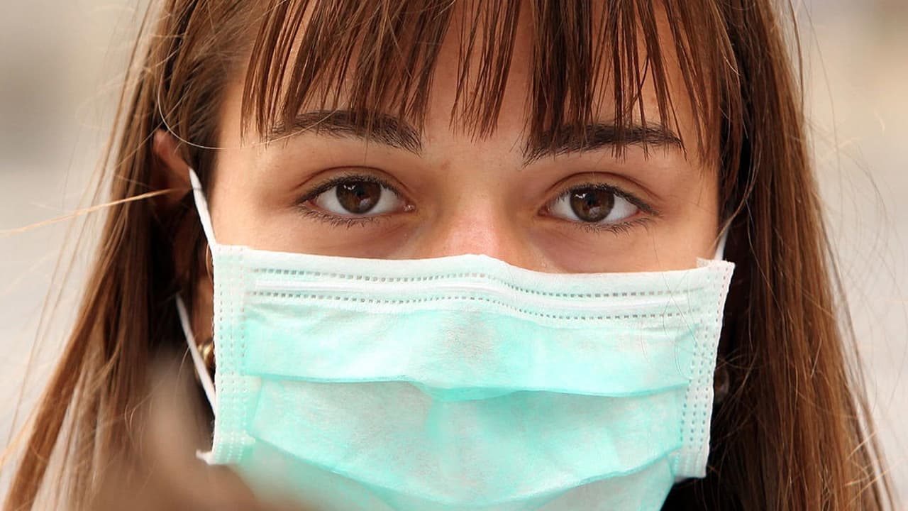 Sigue las recomendaciones de este experto para elegir la mascarilla correcta contra el coronavirus