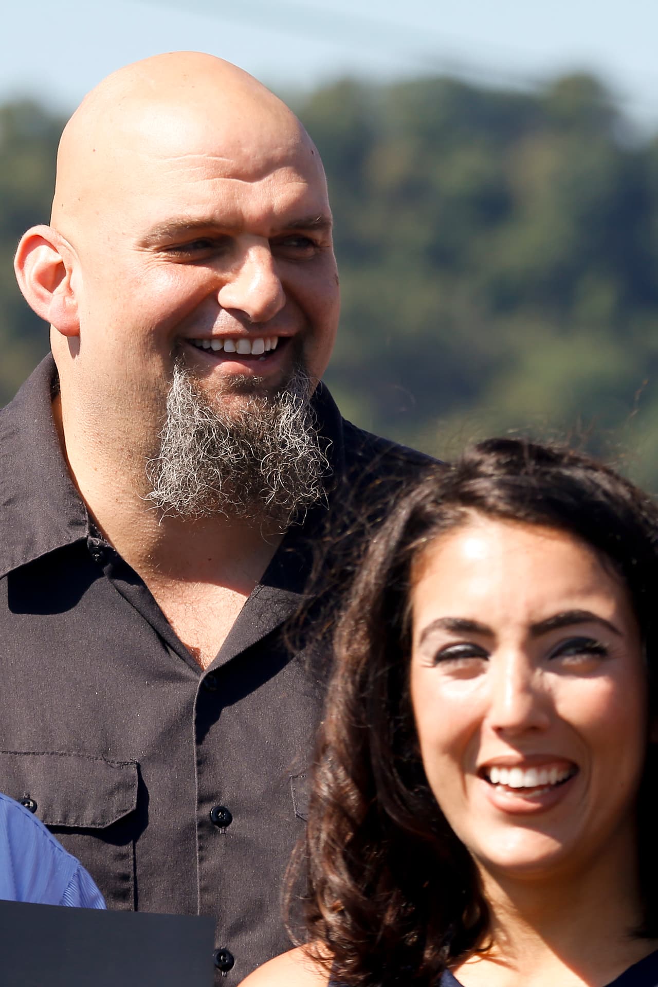 Ya sea caminando por Braddock o por los pasillos del Capitolio en Harrisburg, Fetterman atrae a la gente hacia ella. Es más reconocida por su trabajo al liderar organizaciones sin fines de lucro y emprendimientos que han ayudado a provocar una cierta reactivación económica en su ciudad.