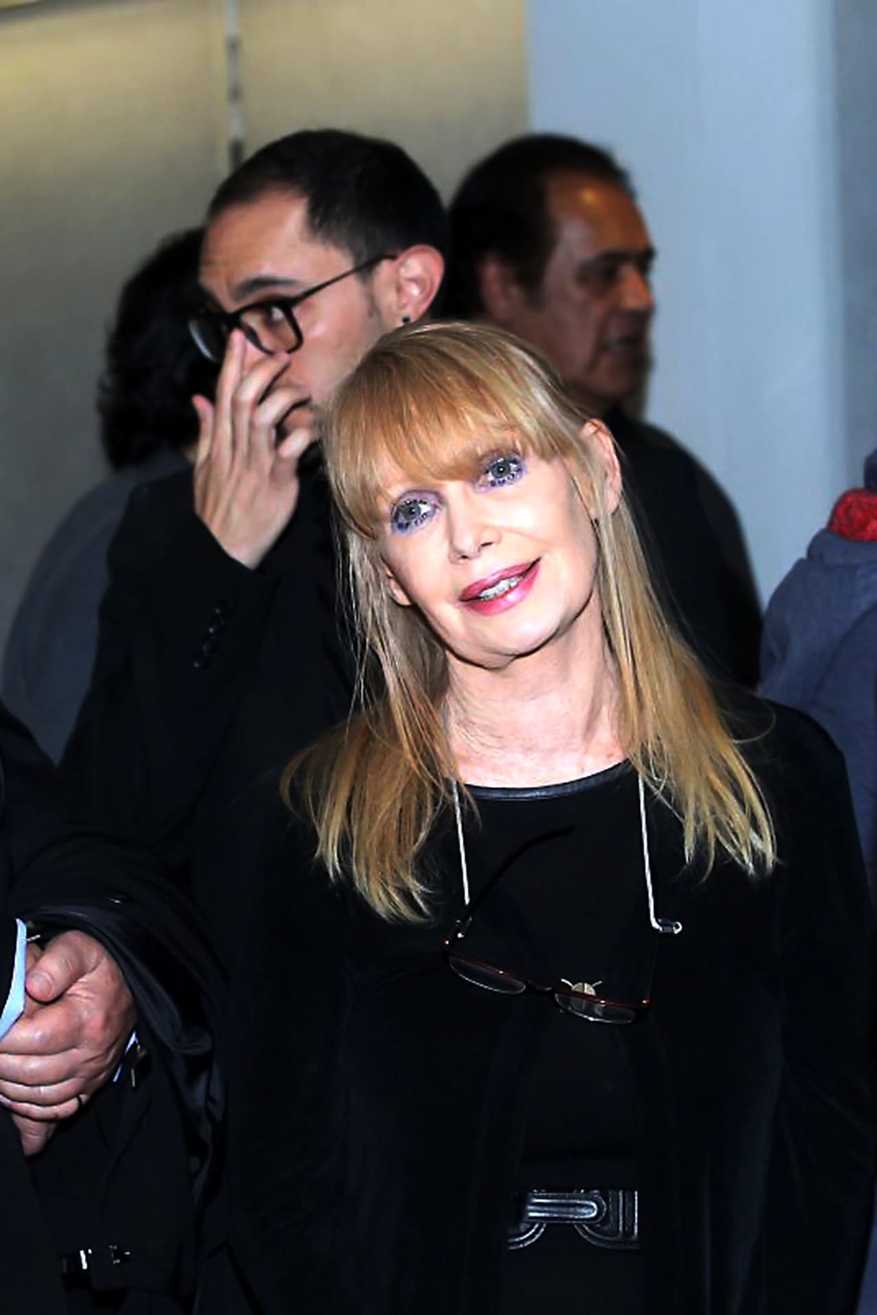 Entre las asistentes al homenaje estuvo 
<b>Gundy Becker</b>, viuda de Gualberto, quien opinó sobre lo dicho por Ávalos y aseguró que efectivamente esa noche, ella y muchos más sintieron 
<b>"la presencia"</b> del cantante en el teatro.
<br>