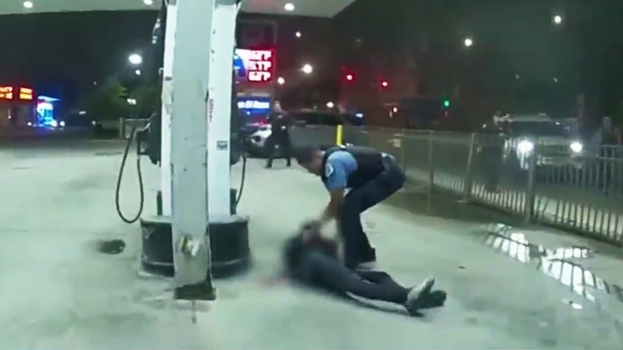 Llevaba las manos en alto cuando le dispararon y quedó paralizado: el caso de un niño de 13 años baleado por la policía de Chicago