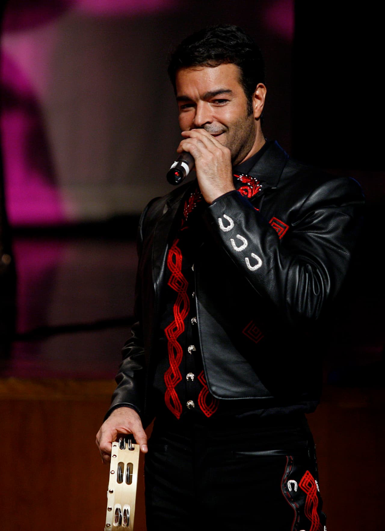 Sin embargo, tal parece que todo se ha arreglado y ambos quedaron en un acuerdo en cuanto a la 
<a href="http://www.univision.com/shows/hoy/parece-que-pablo-montero-ya-reconocio-oficialmente-a-su-hijo-daniel-hernandez-piedra-video" target="_blank">custodia y manutención del niño</a>.