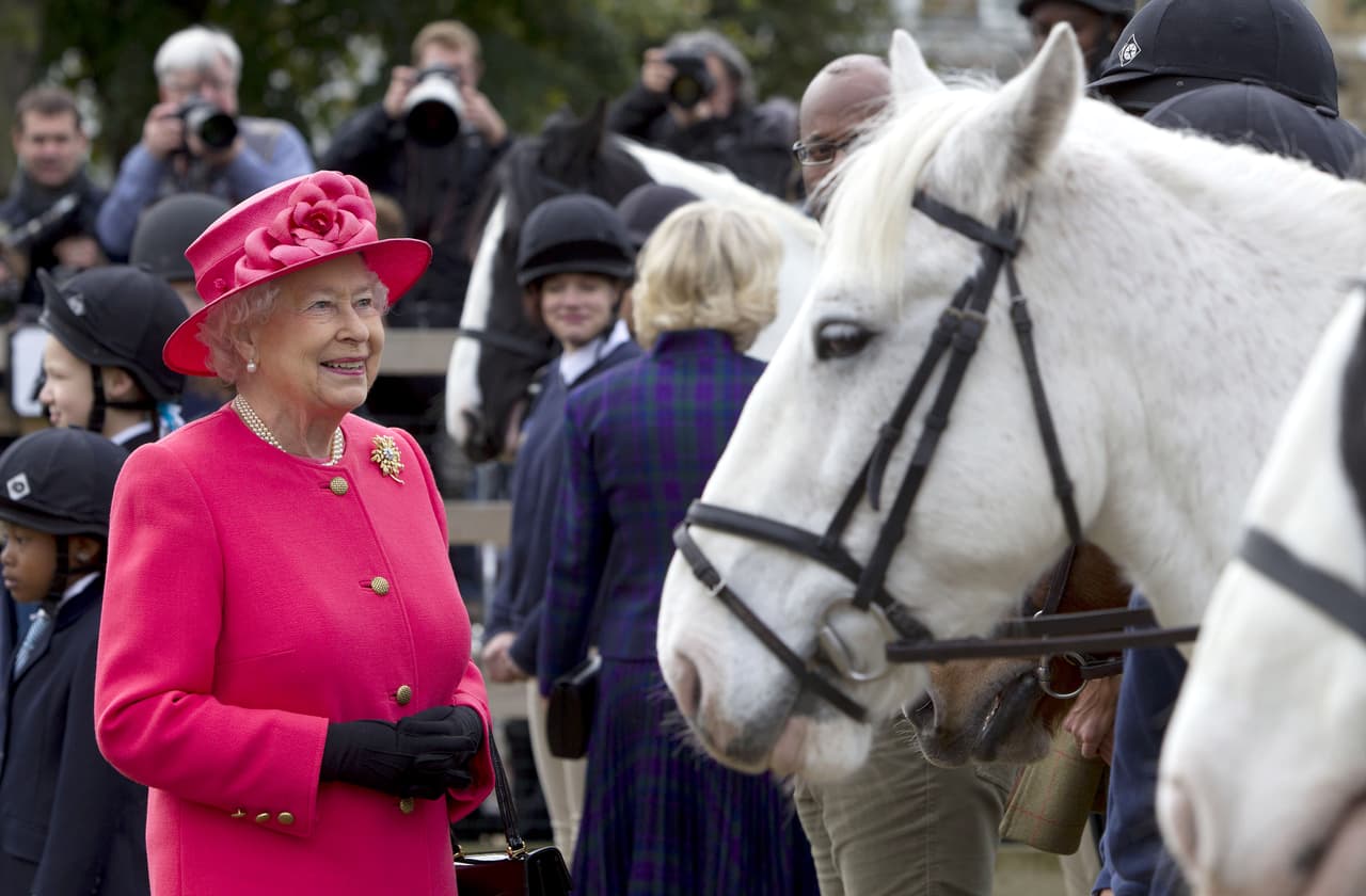 El diario británico
<a href="https://www.express.co.uk/news/royal/1066615/the-queen-news-queen-elizabeth-ii-horse-dead-PH-Keston-dies">Express</a> reveló que PH Keston era uno de los caballos favoritos de la reina.