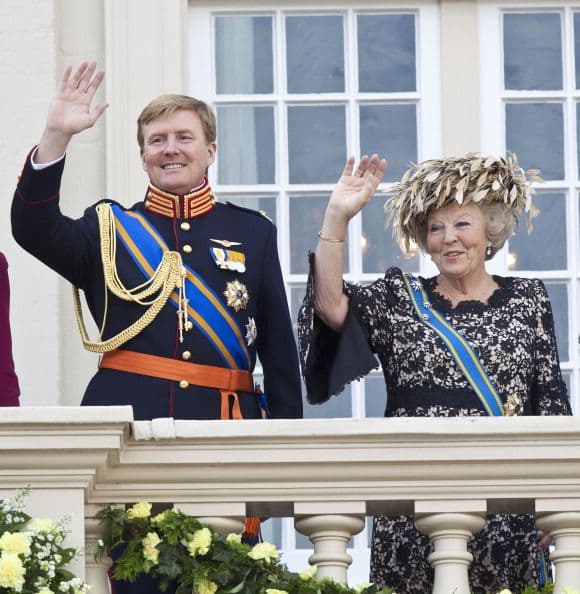 Guillermo-Alejandro y Máxima de Orange se convirtieron el 29 de abril de 2013 en los nuevos reyes de los Países Bajos, tras la abdicación de la ya princesa Beatriz.