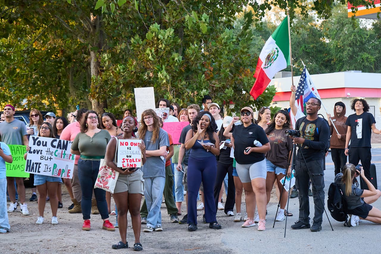 "¡ICE fuera: déjennos vivir!': así han sido las protestas contra las redadas migratorias en Tallahassee 