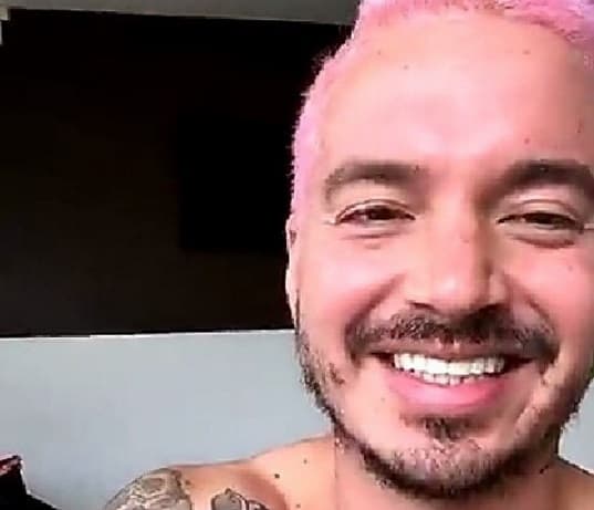 En su época de cantante, Mayra hubiera querido hacer un dúo con el
<i>regaetonero</i>.