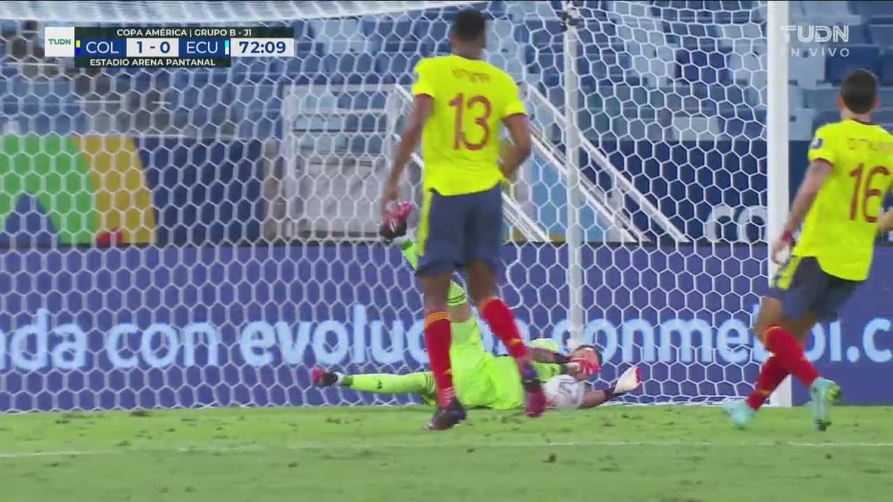 ¡Que lancen cualquier cañonazo! Ospina detiene disparo de Estupiñán