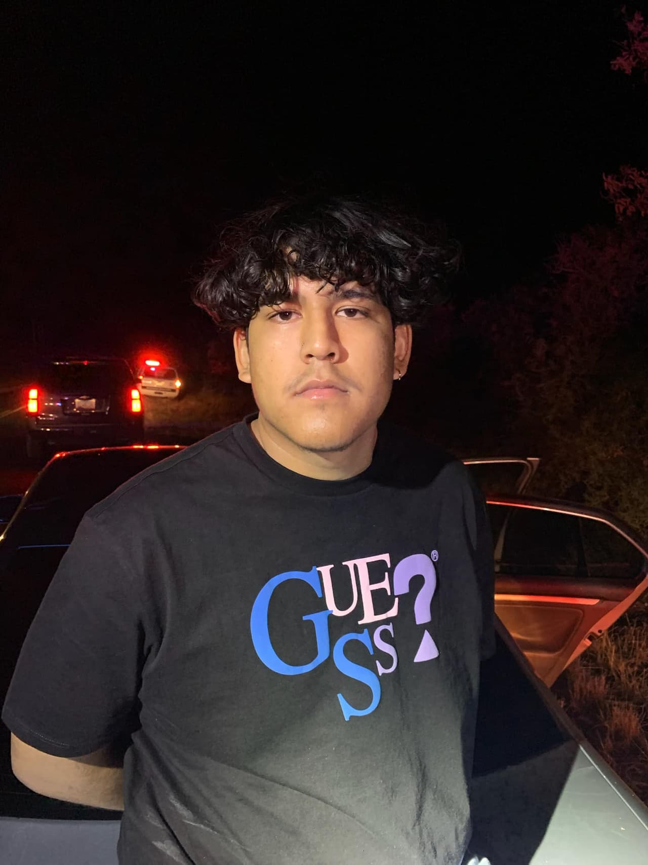 David Pastor Valenzuela Martínez, de 19 años, ciudadano estadounidense, residente de Phoenix, fue detenido cuando transportaba a seis inmigrantes indocumentados.