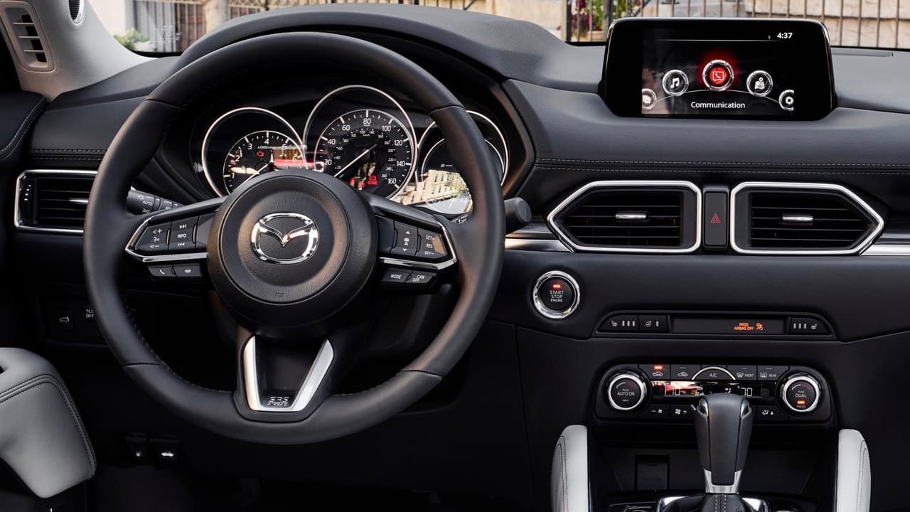 <h3 class="cms-H3-H3">¿Debo comprar una?</h3>
<br>Sin duda. Nadie que esté explorando el mercado en busca de una SUV compacta puede darse el lujo de no probar una Mazda CX-5. Pocos vehículos en el mercado de hoy ofrecen la combinación de utilidad, belleza, potencia y calidad que la SUV compacta de Mazda proporciona.