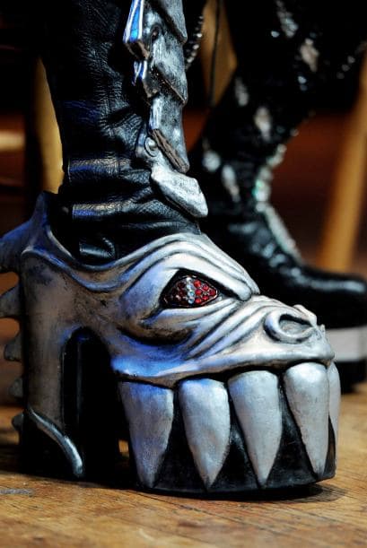 A dos meses de celebrar su entrada en el Hall de la Fama, la banda de rock de todos los tiempos se prepara para la mega gira en Estados Unidos. La extravagante banda anunció en Houses of Blue en Los Ángeles su próxima agenda de conciertos "2014 Heroes Tour' en el país, junto a Def Leppard otra de las súper bandas del género Hard Rock y Heavy Metal.