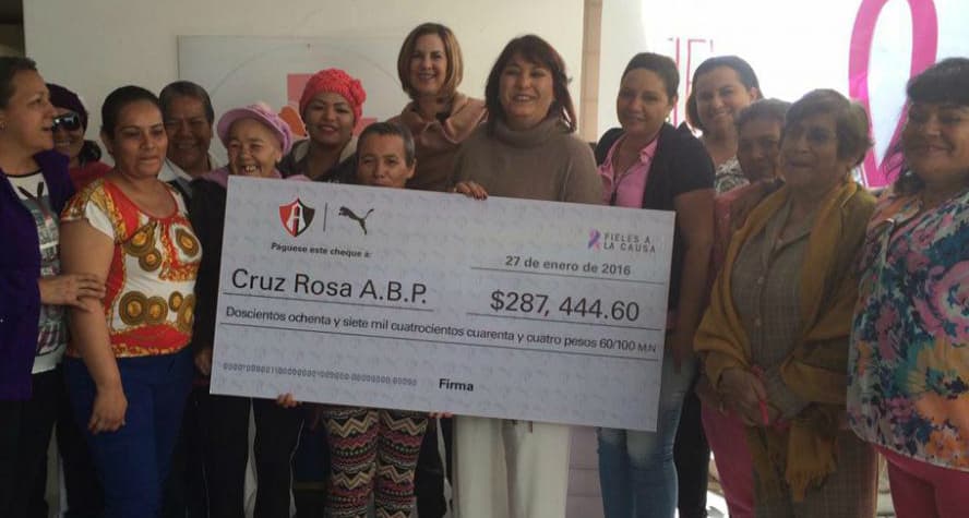 Atlas hace donativo a la Cruz Rosa