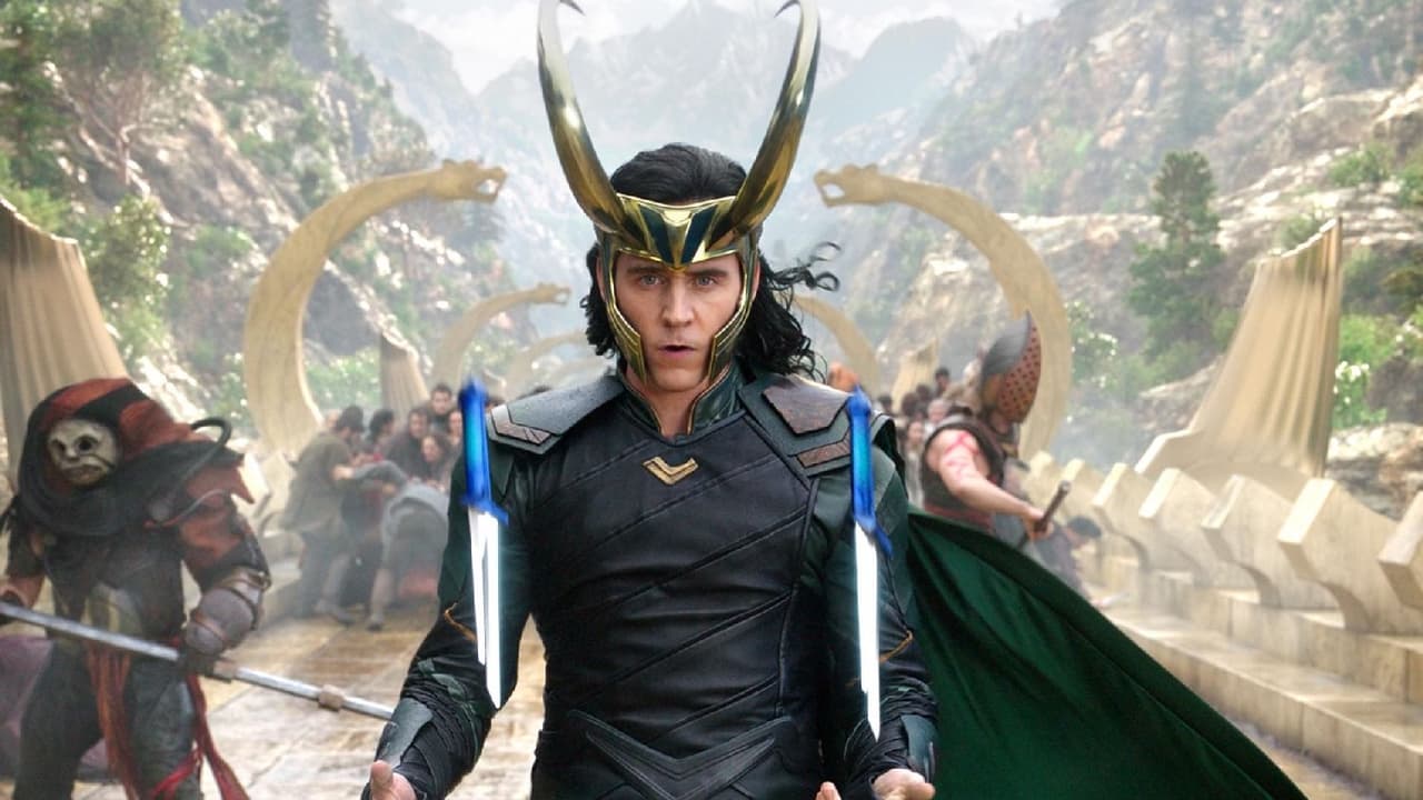 <b>Loki</b>
<br>Tras aparecer en el MCU nadie sabía que recibiría tanto cariño, el cual fue generado por la interpretación del actor Tom Hiddleston.
