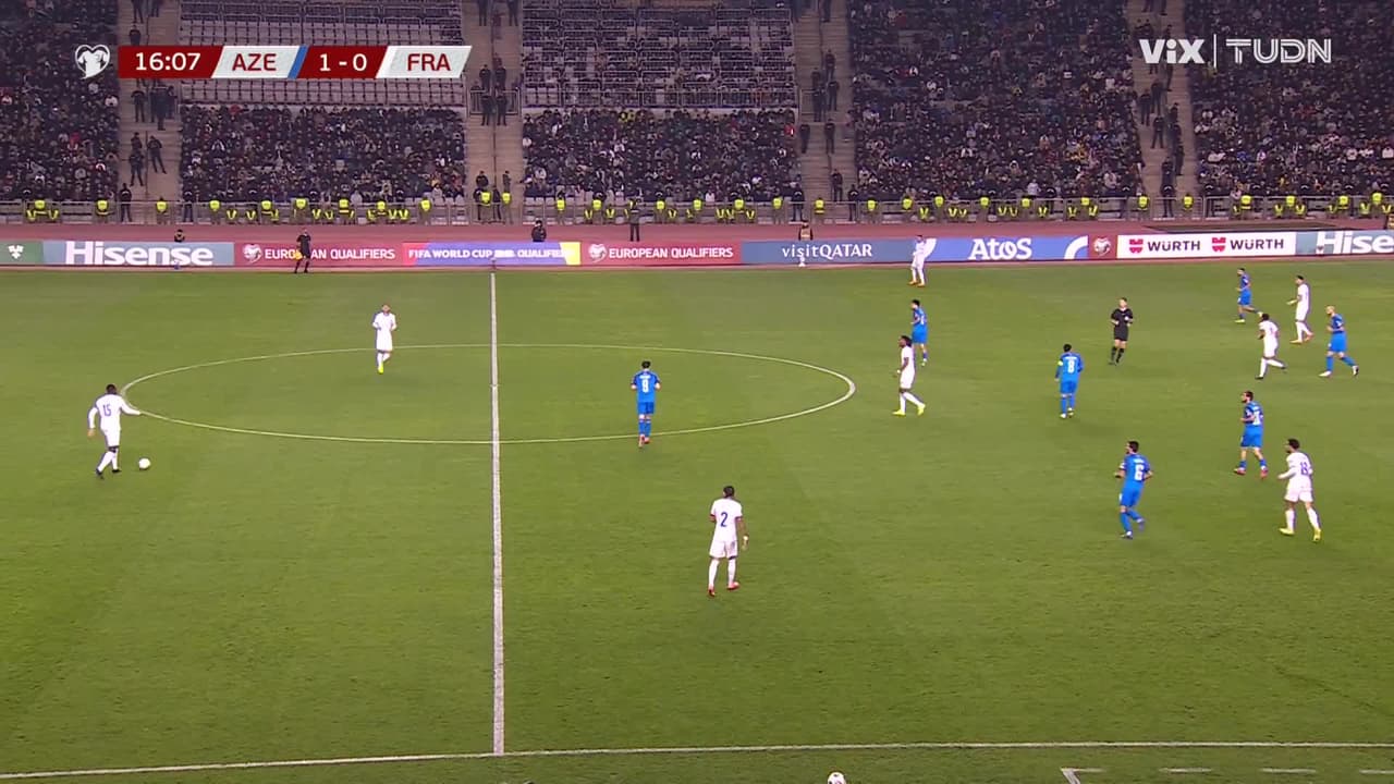 ¡Goool de Francia! Jean-Philippe Mateta se eleva en los aires y remata con potencia