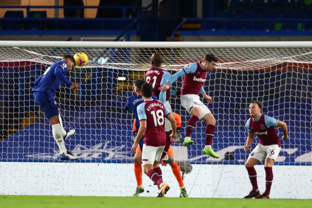 Thiago Silva (10’) abrió el marcador muy temprano en el juego. Abraham (78’, 80’) apareció para marcar doblete y convertir la goleada para los de Lampard. Chelsea cerrará el año enfrentando al Arsenal y, posteriormente, al Aston Villa. Los ‘Blues’ legaron a 25 unidades y acarician la zona de Champions. Pulisic jugó 84 minutos del cotejo.