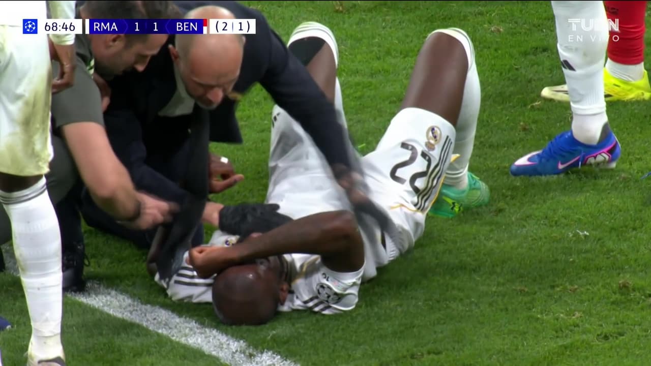 ¡Brutal corte de Rudiger que queda muy dolido tras chocar con Carreras!