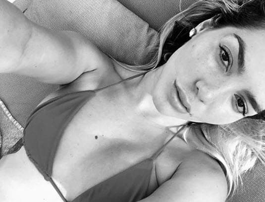 “Se enojó y ‘quesque’ de broma me empezó a lanzar cosas y yo no lo voy a tolerar porque eso no se hace... y de ahí dije (a Christian Estrada), '¿Sabes qué? Vámonos'", siguió relatando.