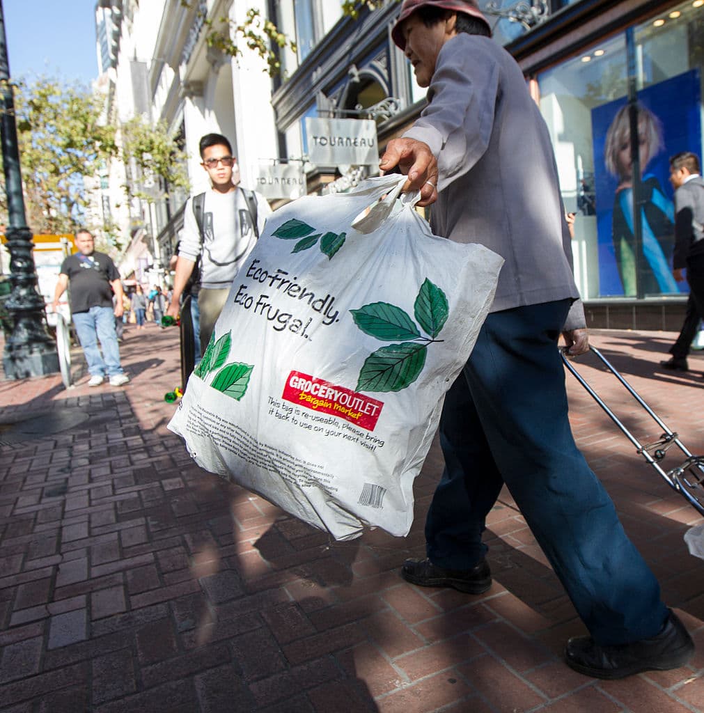California no permitirá más bolsas de plástico de ningún tipo