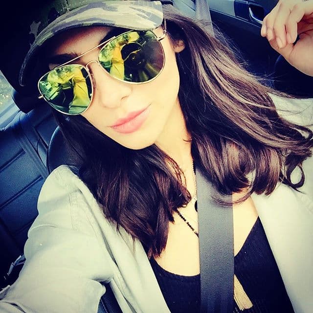 Y de una manera muy particular por las selfies dentro del automóvil.