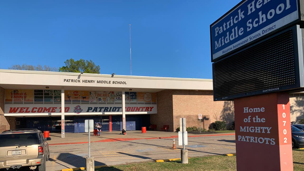 Cierran escuela secundaria Patrick Henry por una presunta amenaza