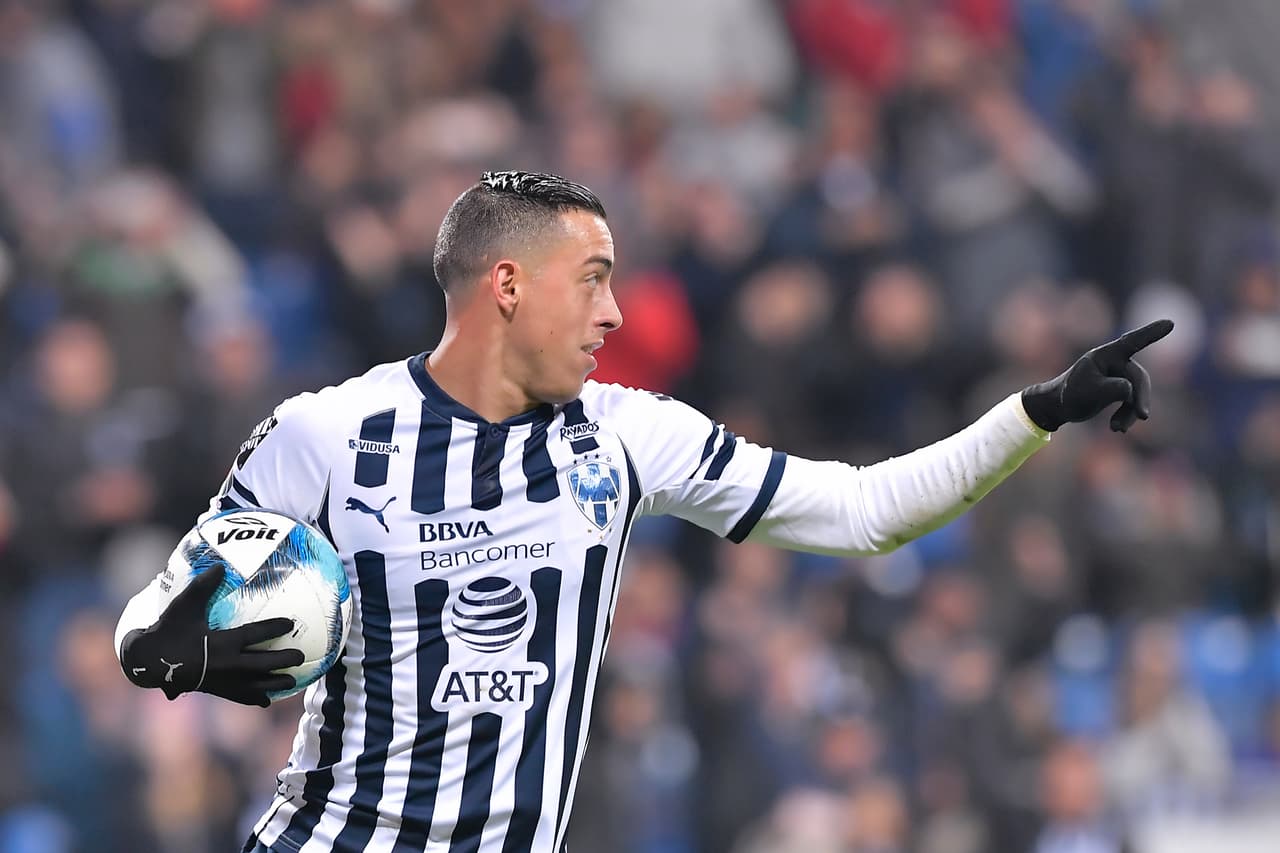 Rogelio Funes Mori festeja 100 goles, contra el Liverpool 