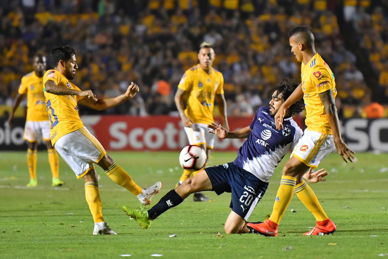 Con un solitario gol Rayados del Monterrey se marcha a la Vuelta de la Final de la Concacaf Champions League con ventaja al vencer en el Estadio Univiersitario a Tigres.