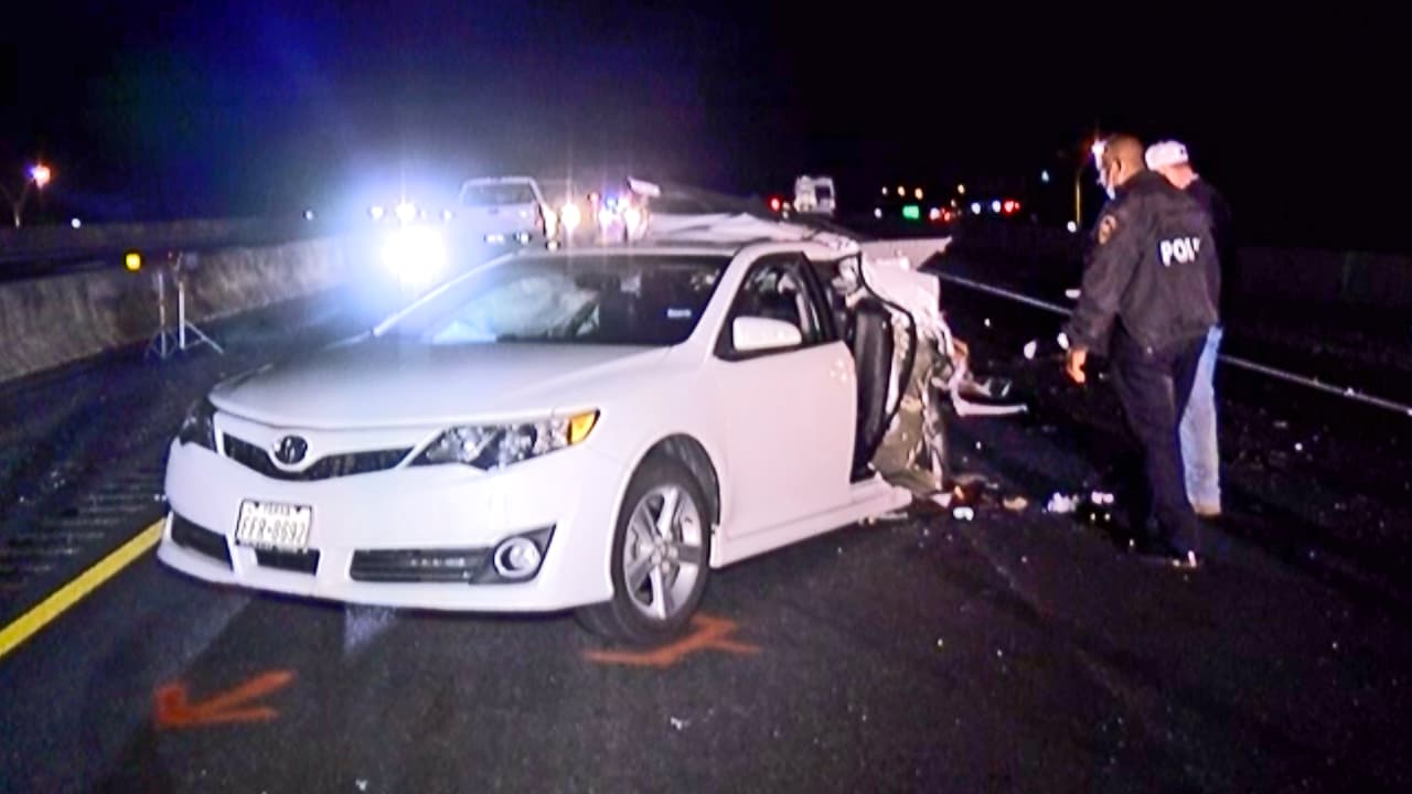El negocio de la familia que iba en el Camry está ubicado justo al cruzar la calle del lugar donde ocurrió el accidente y se informó que los padres y sus hijos iban camino a casa.