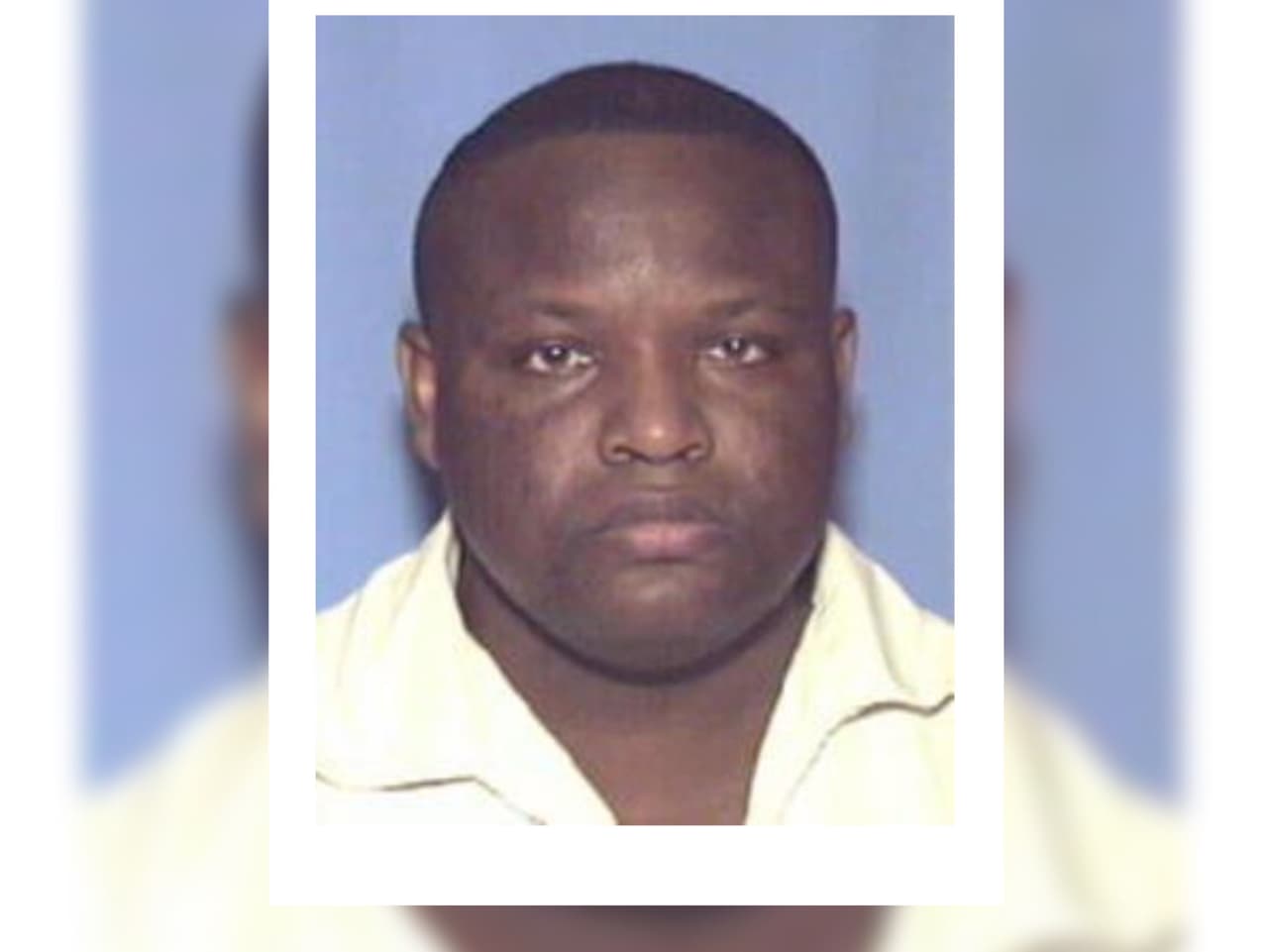 Reginald O'Keith Williams es un hombre que nació el 8 de agosto de 1969. 
<b>Está siendo buscado por agresión sexual agravada</b>. La última vez que fue visto estaba en Houston. La recompensa para cualquier persona que conduzca 
<a href="https://www.dps.texas.gov/texas10mostwanted/MostWanted/SexOffenderDetails?id=18" target="_blank">a su arresto es de hasta 5,000 dólares. </a>