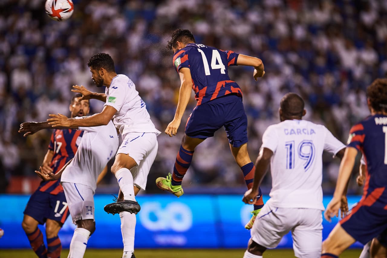Los visitantes tuvieron que venirt de atrás en eñ segundo tiempo y logran golear a Honduras 1-4.