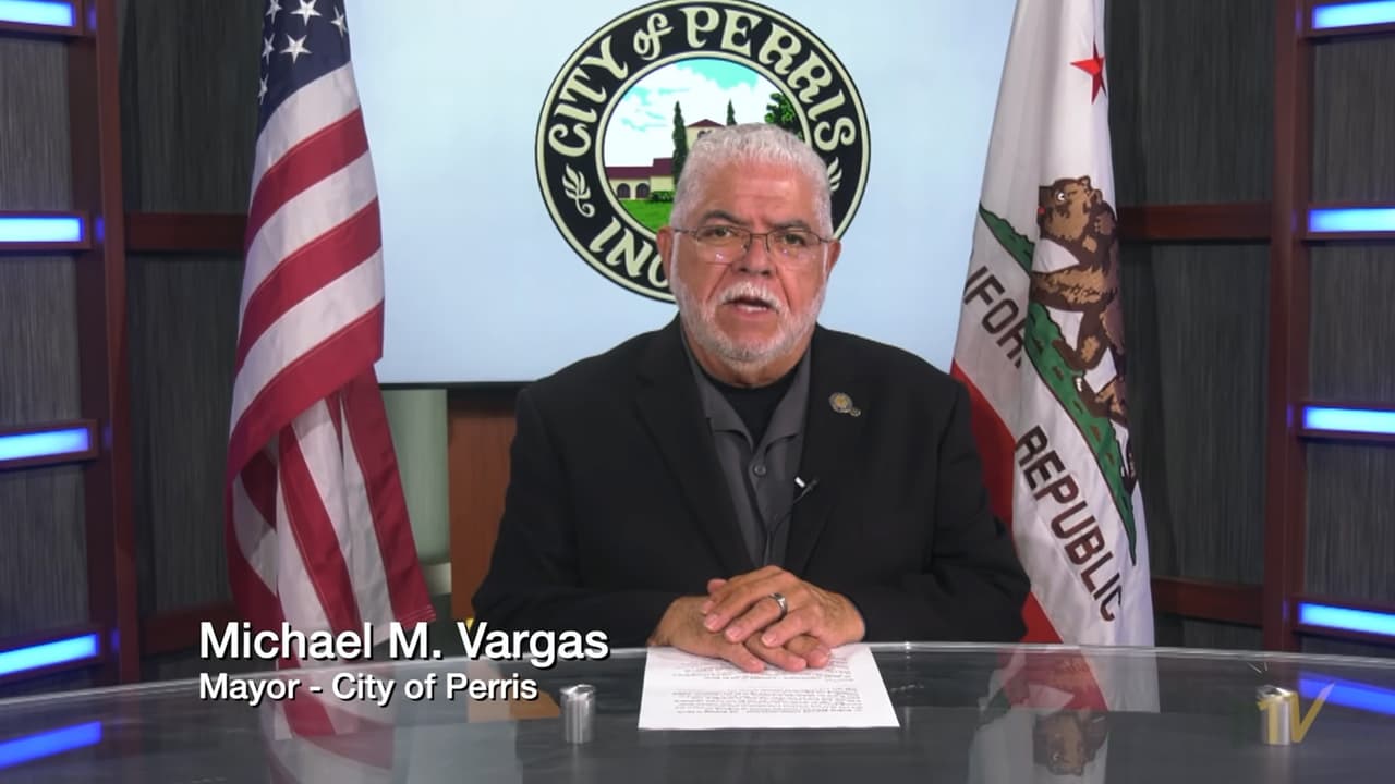 Aproximadamente el 78% de los residentes de Perris se identifican como hispanos o latinos.