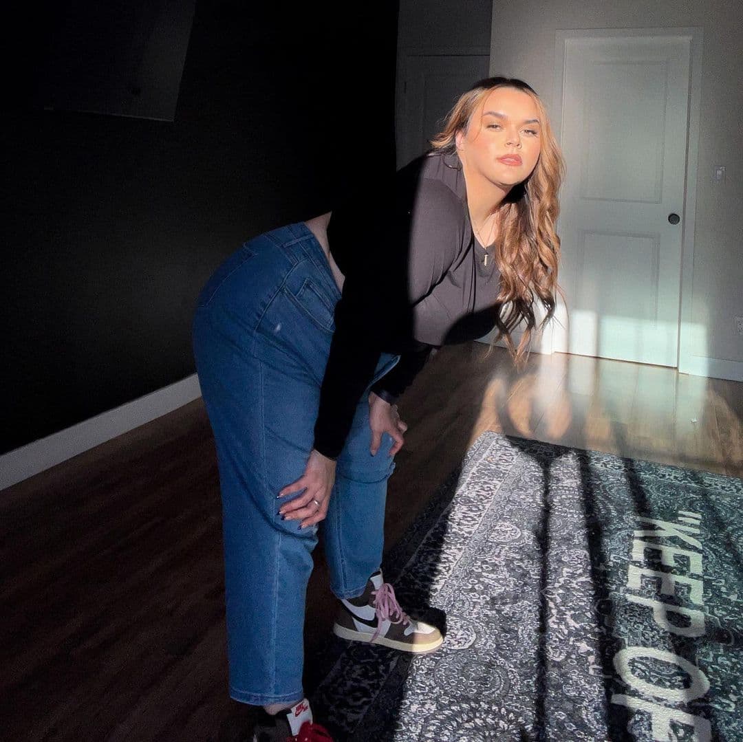 Pero no es la única hija de Jenni Rivera en hacerlo ya que su hermana, Jenicka Lopez,
<b> </b>muestra en sus redes los mejores outfits para cada temporada, e invita a las mujeres a que se sientan satisfechas con sus figuras.