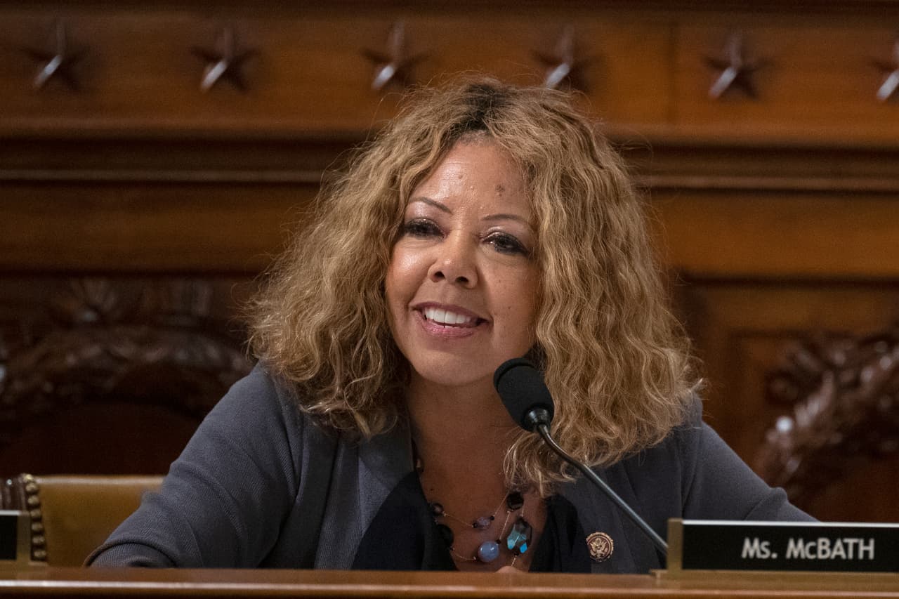 La representante estadounidense Lucy McBath, que se muestra en una foto de archivo del jueves 12 de diciembre de 2019 en el Capitolio en Washington.