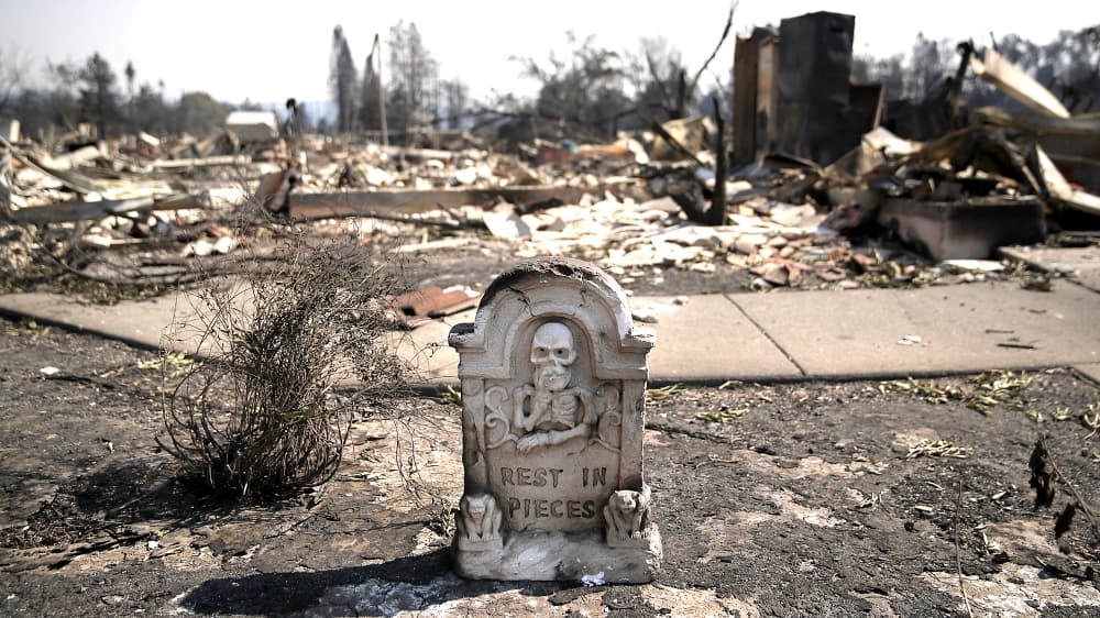 Sexto día de incendios en California: reportan 172 desaparecidos y 75,000 evacuados