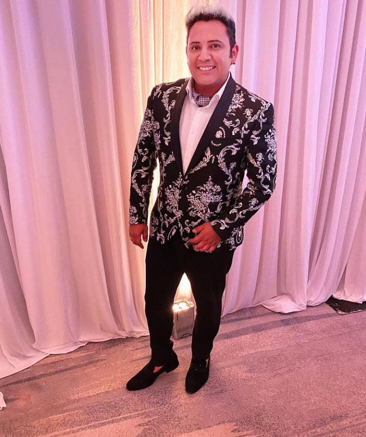 El reconocido maquillista 
<b>Franz Muñoz</b> también se dejó ver con un look digno del verano. 
<br>