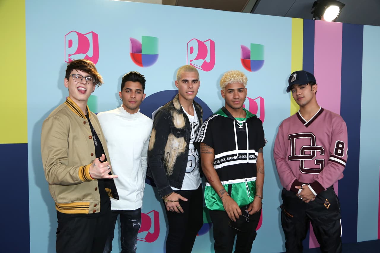 En la fiesta del verano del año pasado 2018, los jovenes lucían mucho más maduros y con un look totalmente distinto. La 
<i>boyband</i> volvió a triunfar, ahora con sus temas 'Hey Dj', 'Se vuelve loca'.