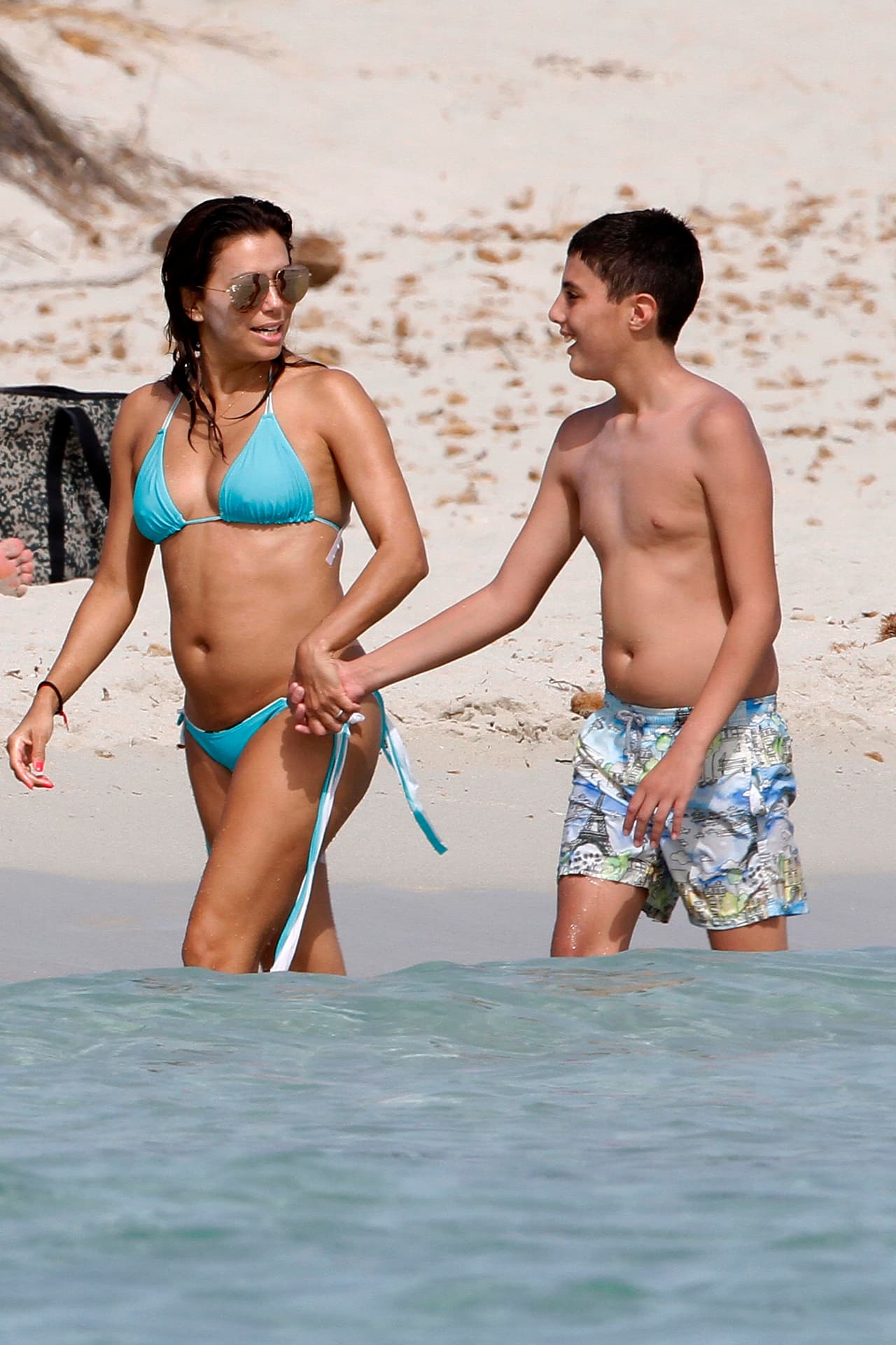 Eva llevó a su familia y amigos a disfrutar de la isla española.