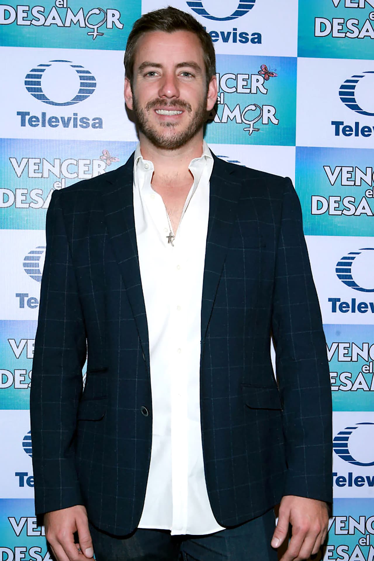 "Tuve 
<b><a href="https://www.univision.com/entretenimiento/juan-diego-covarrubias-y-su-esposa-no-pierden-la-esperanza-de-ser-padres-tras-fallida-fertilizacion-in-vitro-video" target="_blank">muchos antojos al principio</a></b>", dijo, "sí me daban estos 'cravings' (deseos) de locura que no son comunes en mí". 
<br>