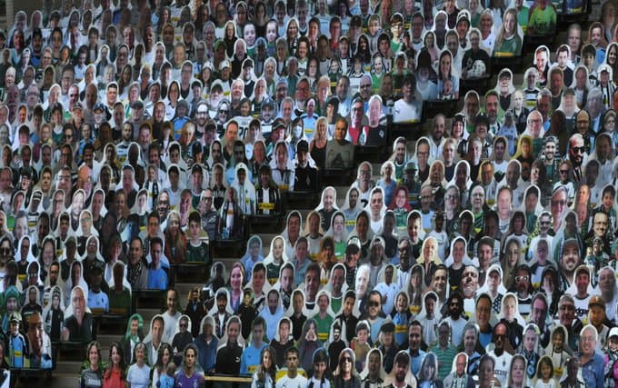 Así lució el Borussia Park en la Bundesliga. Los hinchas pueden enviar su foto y poco menos de 20 euros para ‘asistir’ al estadio. Lo recaudado se utilizará para apoyar a personas afectadas por el COVID-19.