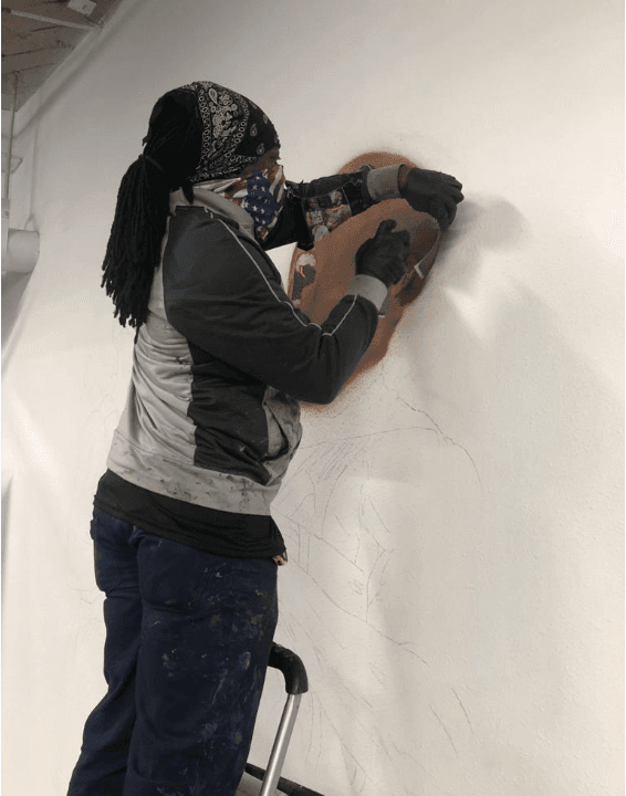 Un muralista en la ciudad de Dallas se inspira en la vida de Kobe Bryant, para ayudar a los aficionados de la estrella de baloncesto, a recordar a la leyenda de la NBA, a través de un mural en esta ciudad.