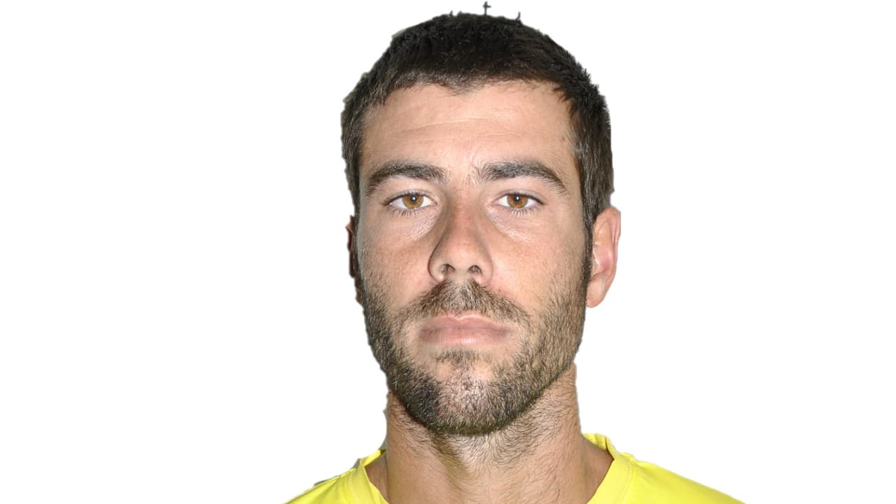 Zimmerman denunció el caso e indicó que Gimeno, de 37 años (en imagen) le había dado a entender que se fugaría con ellas desde
<a href="https://www.univision.com/temas/espana">España</a> a un país de Sudamérica en las últimas charlas que tuvo con él y le aseguró que nunca más las volvería a ver, aunque las autoridades creen que cuando profirió esta amenaza
<b> el hombre ya las había asesinado y arrojado los cuerpos al mar. </b>