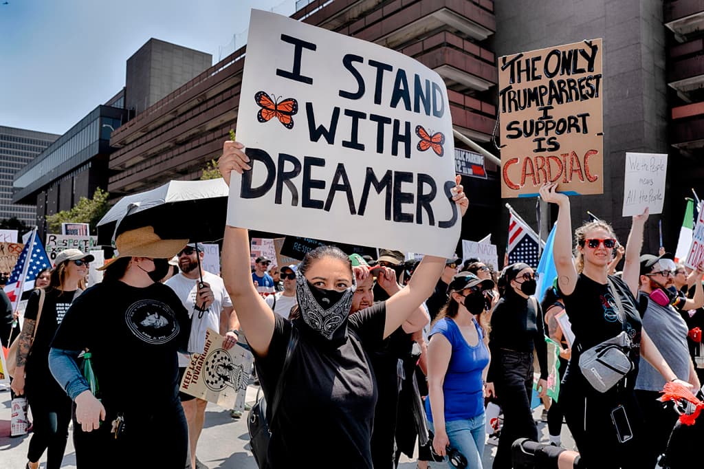 El gobierno de Trump demanda a estos cuatro estados por dar beneficios universitarios a estudiantes indocumentados