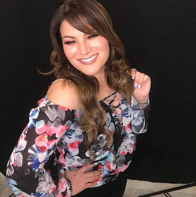 “Hoy en día no manejo y ya no puedo estar sola; sencillamente, andar caminando tranquilamente en la calle se me complica porque no veo cuando hay un escalón. De alguna manera siempre dependo de alguien”, dijo en entrevista con la revista TVyNovelas este 6 de julio.