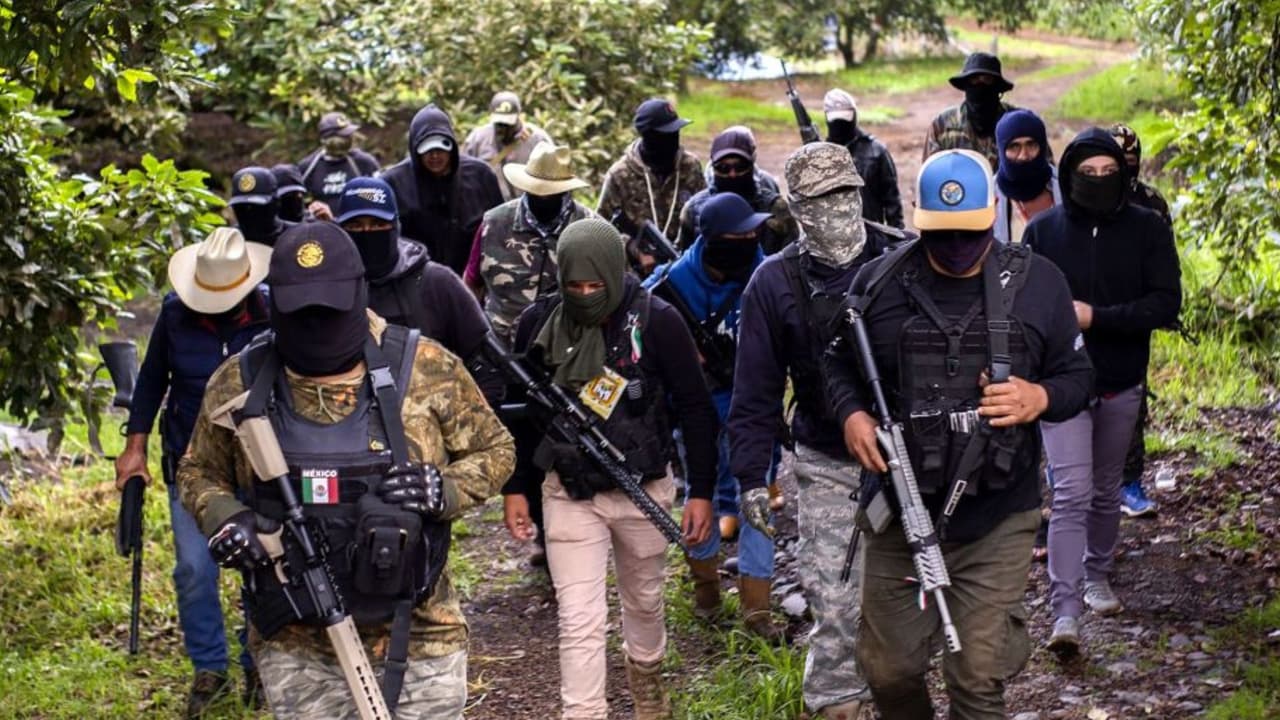 "Le ponen precio a todo": el impacto del crimen organizado en la economía de México