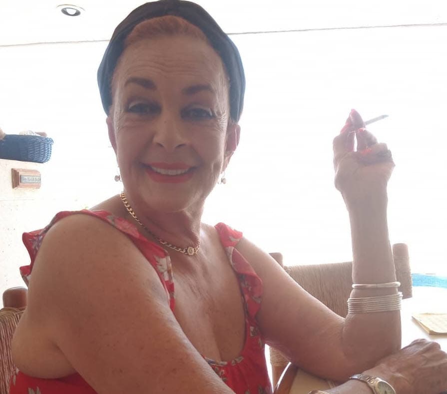 <b>"Es la vejez con el alma joven"</b>, dijo, "mi cuerpo produjo niños, enfermedades, la operación a la que sobreviví... Realmente es maravilloso".
<br>